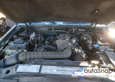 1997 Ford Explorer из США, поврежденный, VIN 1FMDU34X8VUD08219